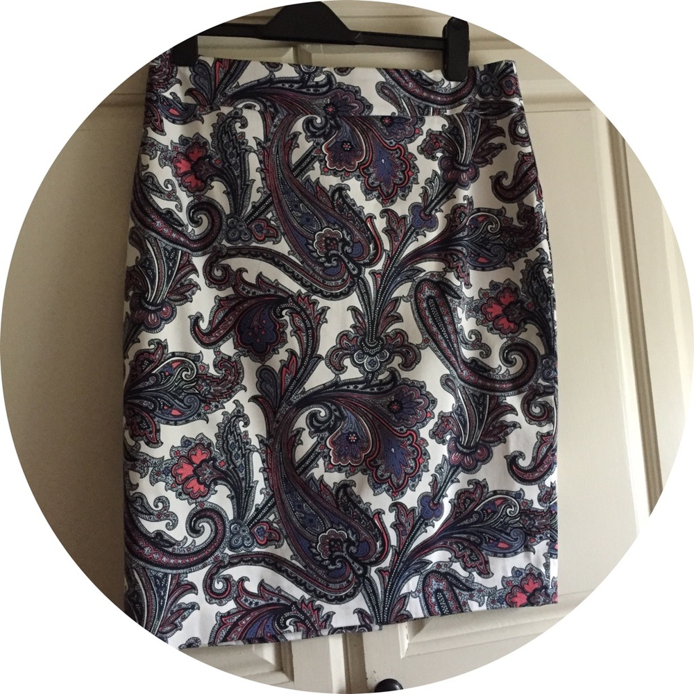 ANN TAYLOR  Paisley Pencil Skirt